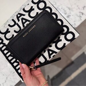 Marc Jacobs Black Textured leather Wallet